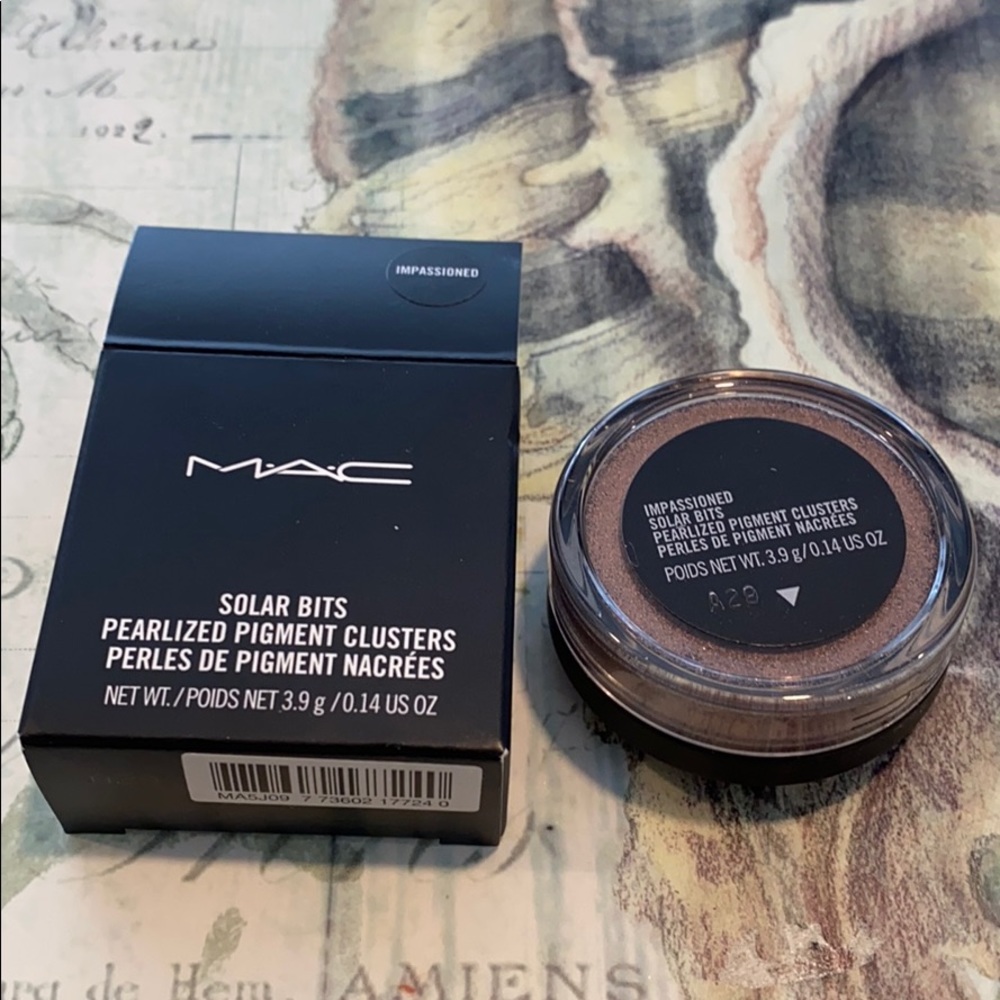 BNIB MAC COSMETICS Solar Bits Impassioned